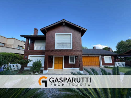 Casa En Venta Amoblada 5 Ambientes Con Pileta En Barrio Sept