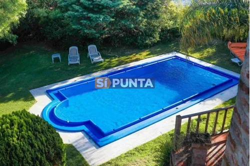Imagen 17 de 18 de Venta De Casa De 4 Dormitorios En Barrio Super Tranquilo