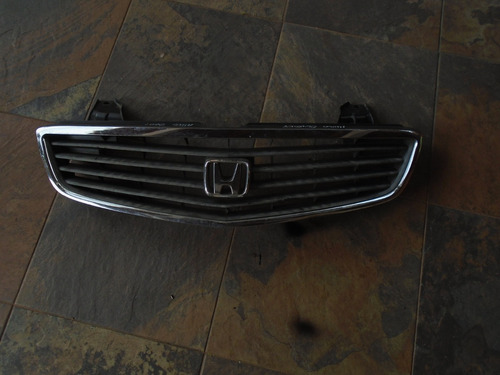 Vendo Parrilla Delantera  De Honda Odyssey, Año 2001