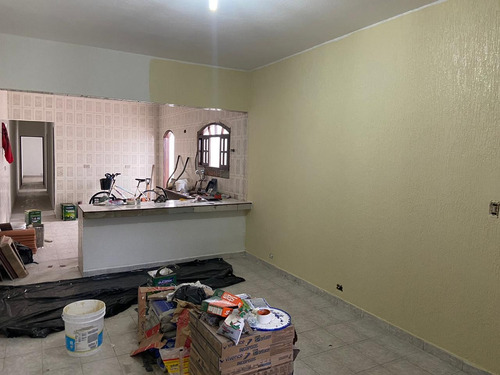 Imagem 3 de 7 de Casa Com 3 Dormitórios,sala, Cozinha, 2 Banheiro, 2 Vaga 813