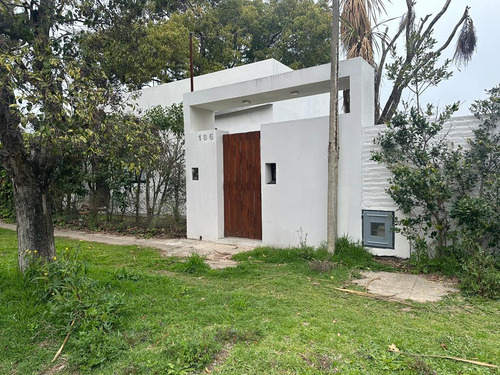 Casa En  3 Dormitorios Con Quincho , Jardin Y Pileta