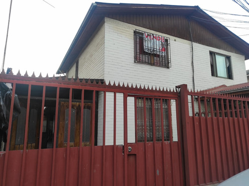Vende Casa De 2 Pisos Pareada, Ampliada, Regularizada.