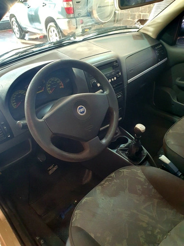 Imagen 8 de 10 de Fiat Palio Weekend 1.8 Elx Pack Electrico 2005