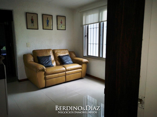Casa - Lugano Hermoso Chalet En Venta 6 Dormitorios- Ref: 523