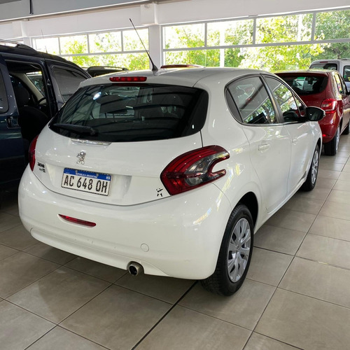 Peugeot 208 1.6 Active 2018