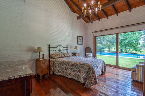 Casa 6 Dormitorios Con 4 Cocheras Highland Park