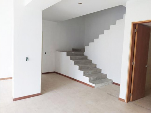 Hermoso Ph En Venta En Lomas De Las Mercedes 244m2 3h+s/4b+s/4p