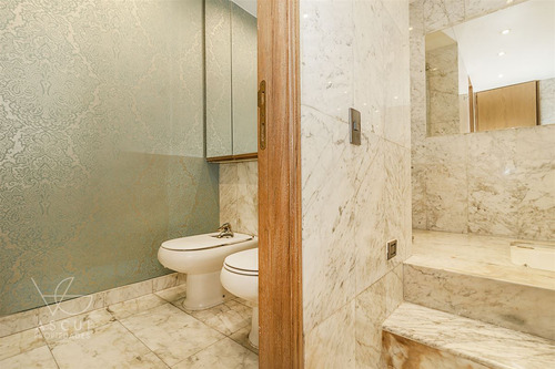 Departamento En Venta De 4 Dorm. En Las Condes