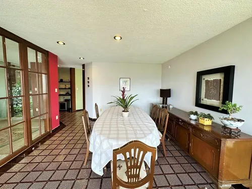 Casa En Excelente Ubicación, Calle Tranquila Y Con Vista Arbolada