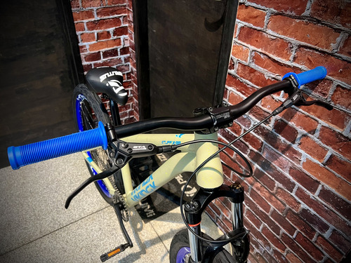 Bicicleta Vikingx Aro 26 21v Freio Disco Hidraulico Tuff 38 Cor Oliva Claro Aro Azul Tamanho Do Quadro 13.5