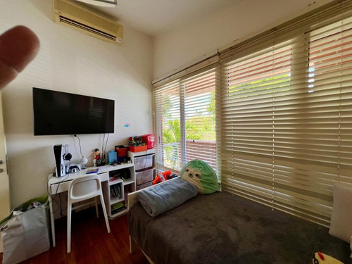 Se Vende Hermosa Villa 300m²-4h+5b+1m+5p+plt. Eléctrica-loma Linda -eg