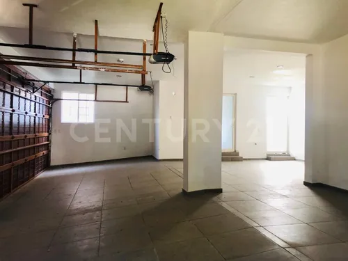 Casa En Venta, En El Palomar, Tlajomulco De Zuñiga, Jalisco.