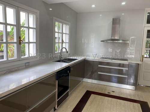 Ss: Vende Casa 25-4103 En La Lagunita Country Club De 709 M2, 5h/7b/20pe