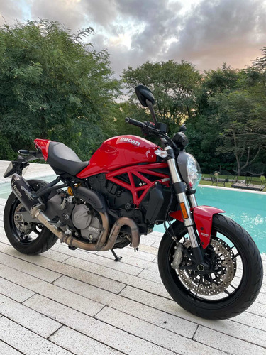 Ducati Monster 821 Inmaculada Inluye +u$3000 En Accesorios