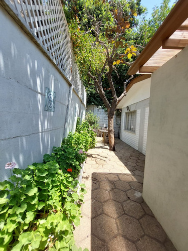 Venta Casa En Cardenal Newman Los Dominicos, Sin Comisión