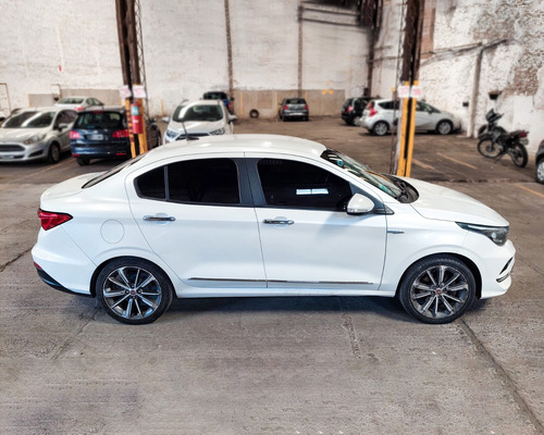 Fiat Cronos 1.8 16v Precision