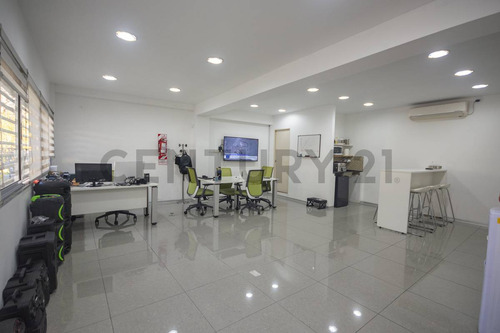 Venta Oficinas + Depósito + Cocheras - Financiación