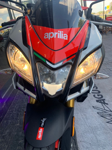 Imagen 8 de 25 de Aprilia Tuono V4 1100 Rf, No Bmw, No Ducati, No Kawasaki Gjf
