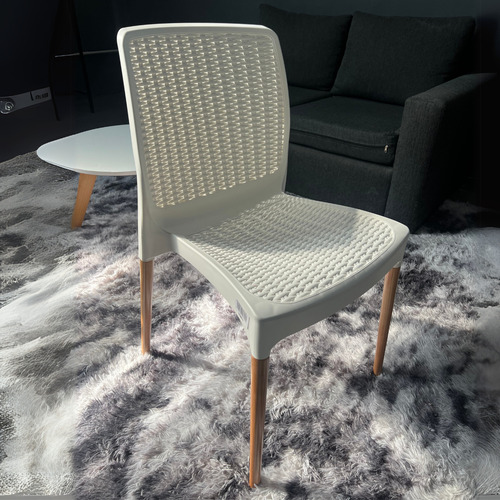 Pack X2 Silla Reforzada India Ratan Plastico Patas Madera Blanco