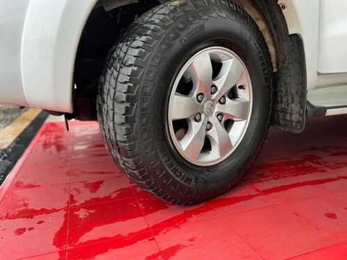 Imagem 13 de 15 de Toyota - Hilux 2.7 16v 4p Srv Flex 4x4 Cabine Dupla Autom