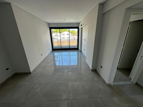 Departamento De 3 Ambientes A Estrenar En Flores. Full Amenities Premium