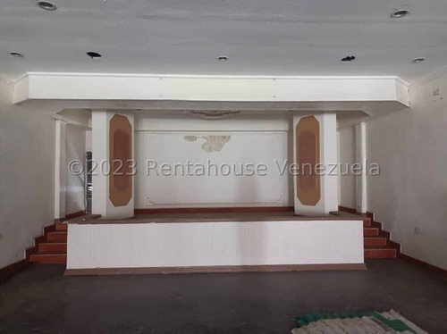 . Jv Vende Haz Realidad Tu Sueño: Casa Quinta Espaciosa Y Luminosa En Zona Cotizada, Ideal Para Disfrutar De La Tranquilidad Y La Cercanía A La Ciudad. 25-8374
