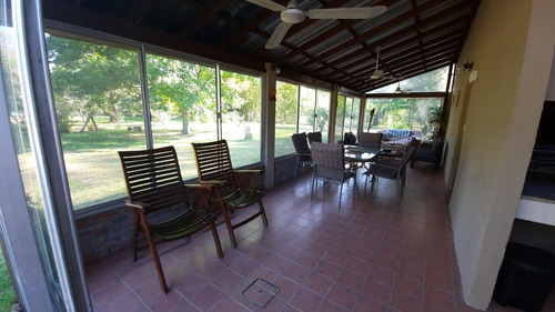 Imagen 15 de 18 de Casa Quinta En Barrio Los Bosquecitos!!!