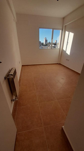 Venta Departamento 2 Dormitorios En Jujuy Al 300. Nqn Capital.