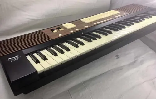 Órgão Eletrônico Roland C180 Original Estava No Mostruário