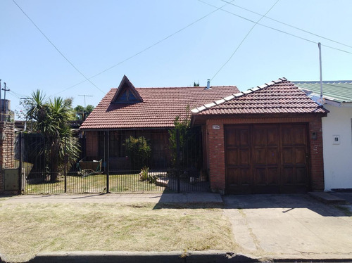 Imagen 1 de 18 de Venta De Casa De 4 Ambientes Con Pileta En Quilmes