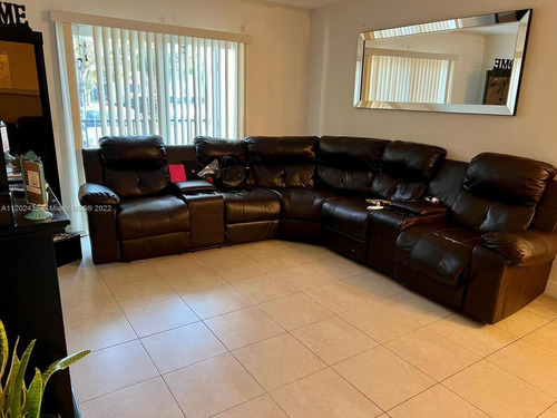 Imagen 2 de 13 de Muy Buen Departamento 3 Ambientes Y Dos Baños Con Cochera En Miami