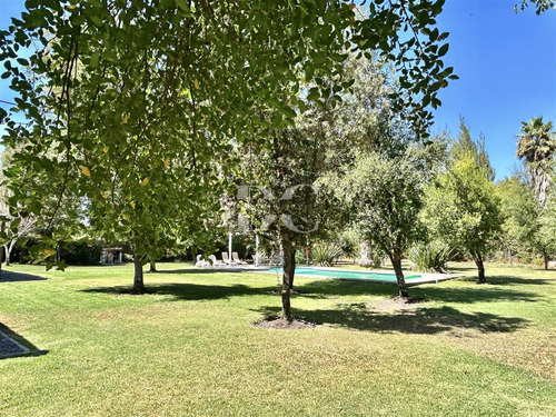 Casa En Venta De 3dorm En Suite Chicureo Poniente Colina