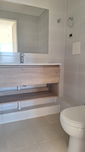 Nuevo - Inmejorable Vista! 2 Dorm + 2 Baños. Diseño Amplio !