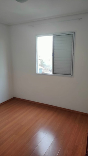 Apartamento De 2 Dormitórios Com Terraço E Vaga De Garagem