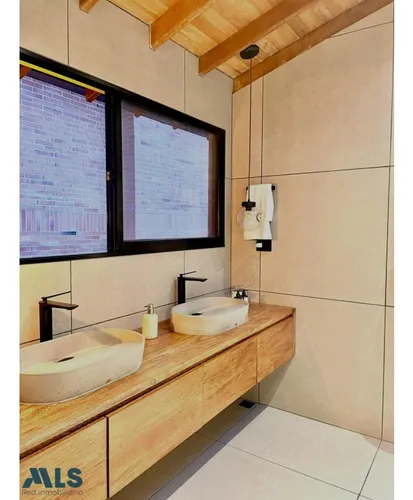 Casa Completamente Remodelada En El Campestre(mls#255908)