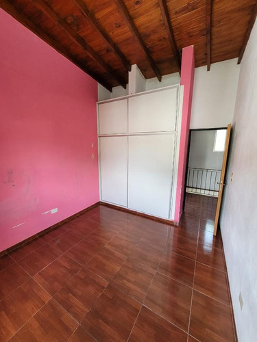 Imagen 7 de 14 de En Venta! Hermosa Propiedad De 2 Plantas Con Jardin En Moreno - Sobre Calle General Guido Al 1800