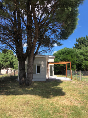 Casa A Estrenar En Lote Propio De 10x40mts.