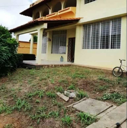 Imagen 2 de 16 de Oferton Casa Quinta, Altos De Barinas, 640 M2 Construcción