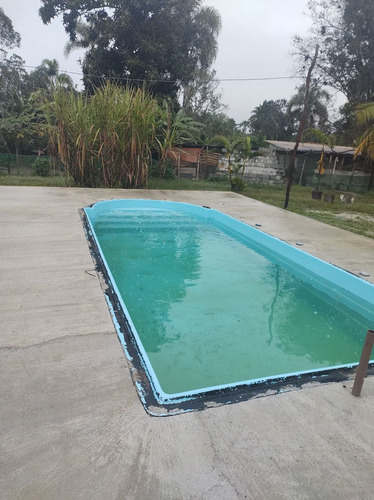 Vende-se Uma Chácara Com Piscina 1500 M 350.000 Aceita Entra