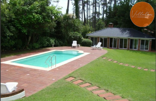 Imagen 4 de 18 de Hermosa Casa En Venta De 5 Dormitorios.