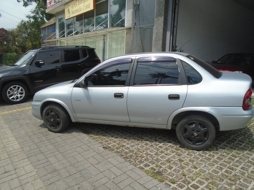 Corsa Sedan 1.0 Com Ar Condicionado