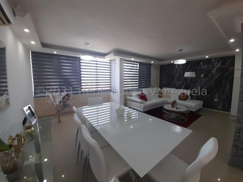 Townhouse En Venta Ubicado En Lomas Del Este Valencia Carabobo 23-30338, Eloisa Mejia