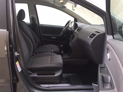 Imagem 9 de 13 de Volkswagen Fox 2014 1.0 Trend Tec Total Flex 5p