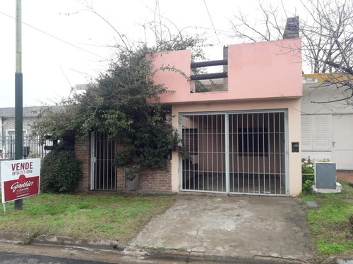Casa En Venta En Campana: Santiago Del Estero 405 
