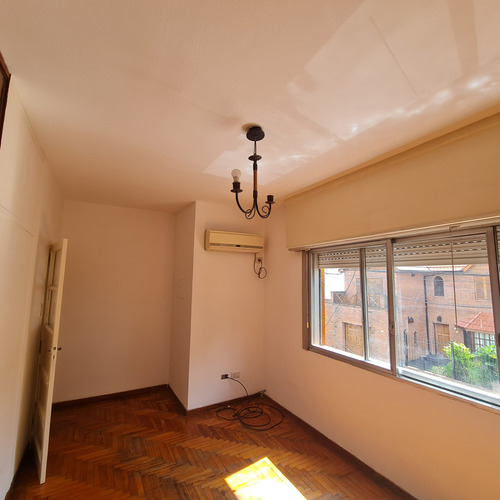 Departamento Tipo Ph 1 Piso Por Escalera Con Terraza Y Patio