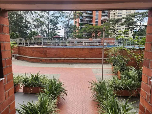 Apartamento En Venta En Los Balsos. Cod V11997