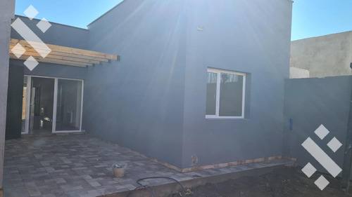 Venta Casa 3 Dorm - Barrio Perticone, Centenario