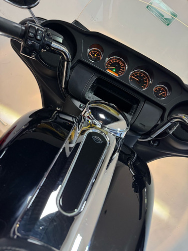 Excelente Harley Davidson Electra Glide 2019