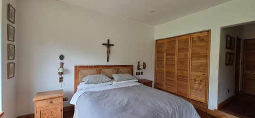 Casa Sólida Con Amplio Jardín En Las Brisas De Santo Domingo