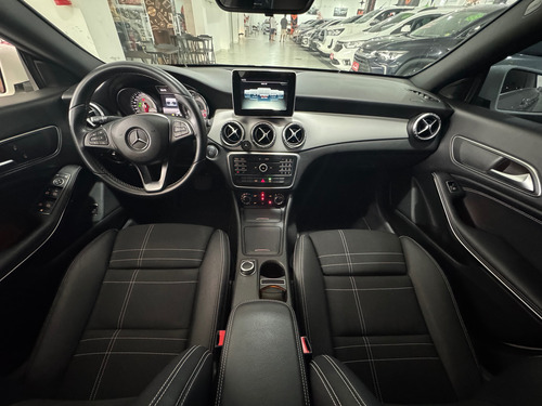 Mercedes-Benz Classe Cla 1.6 Vision Turbo Flex 4p